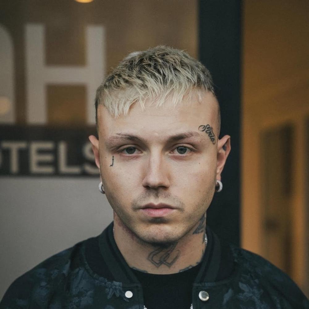 Foto di Lazza, artista con ruolo nel rap italiano