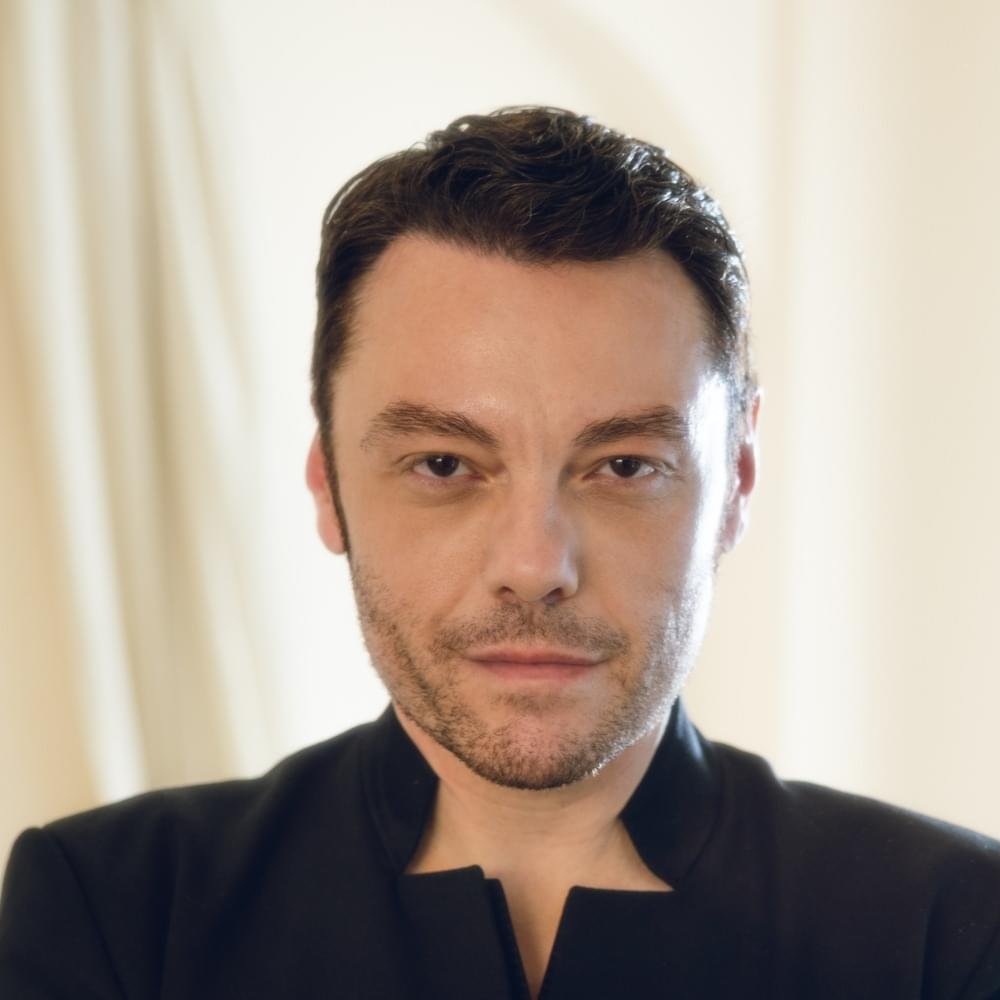 Foto di Tiziano Ferro, artista con ruolo nel rap italiano