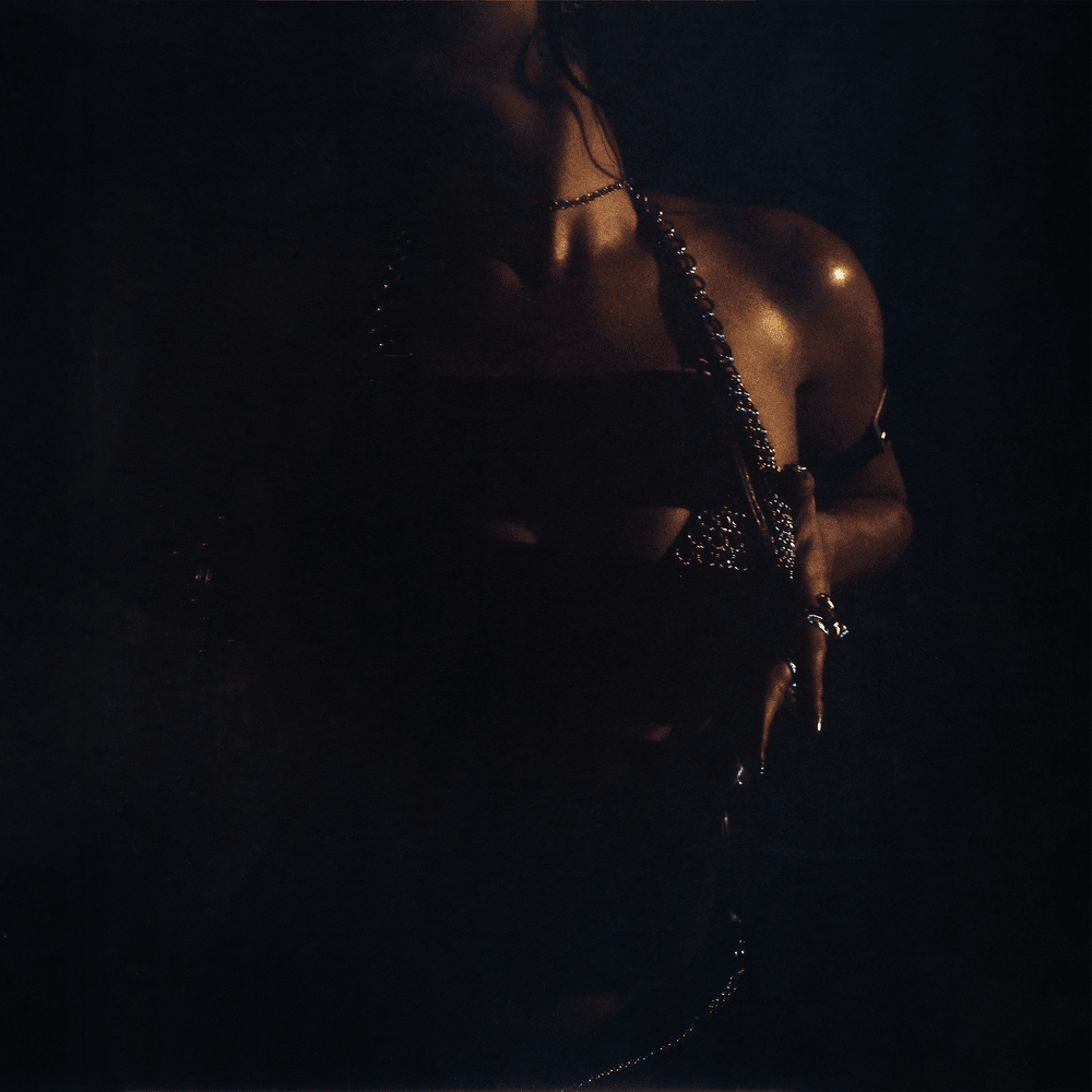 Cover della canzone 'NUDA' di Gaia