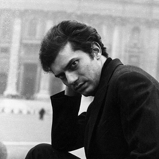 Foto di Luigi Tenco, artista con ruolo nel rap italiano