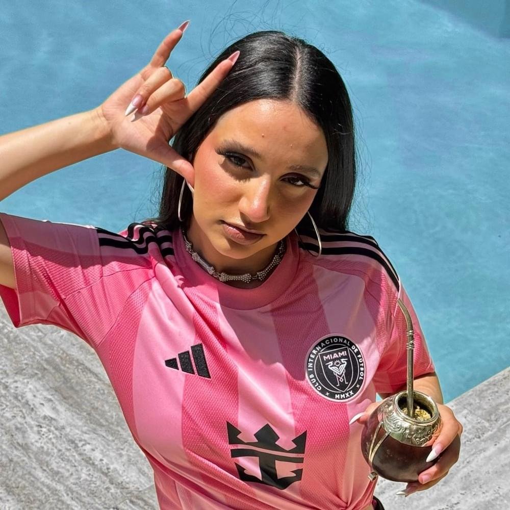 Foto di Mia Paez, artista con ruolo nel rap italiano