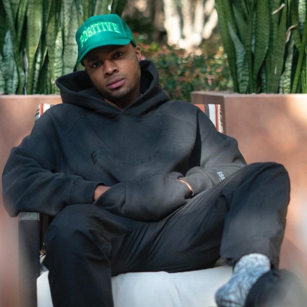 Foto di Stephen Baynes, artista con ruolo nel rap italiano